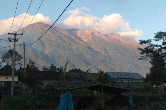 Warga Surabaya Diminta Siap-Siap Masker, Gunung Agung Diperkirakan Meletus Malam Ini