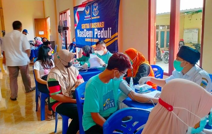 Gelar Vaksinasi Tahap Kedua di Desa Krecek, Partai Nasdem Kediri Sediakan 400 Dosis Vaksin Pfizer