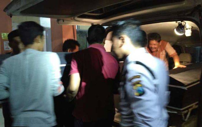 Autopsi Jenazah Pasutri Tewas Berpelukan di Kediri, Dokter Temukan Tanda Kekerasan