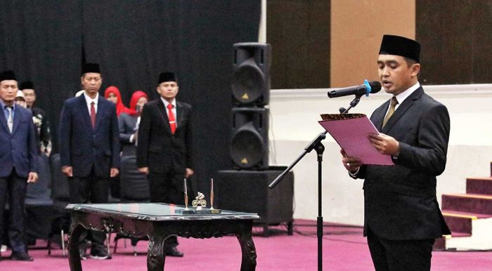 Lantik 55 Pejabat Administrator dan Pengawas, Wali Kota Pasuruan Tekankan Integritas ASN