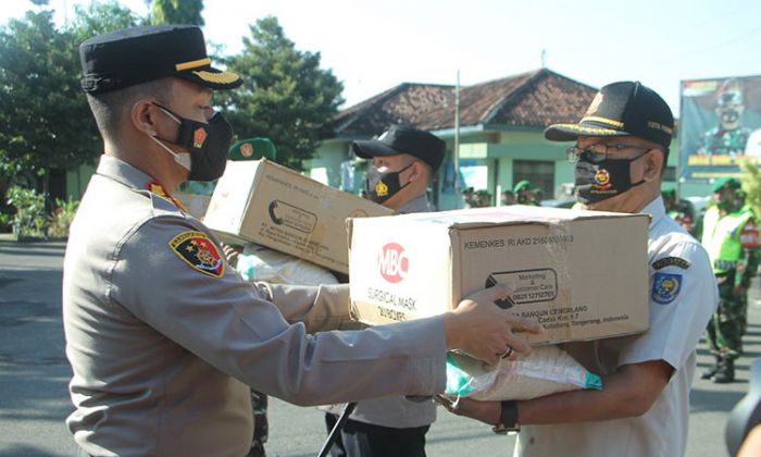 Yayasan Buddha Tzu Chi Bantu Warga Terdampak Covid-19 di Probolinggo