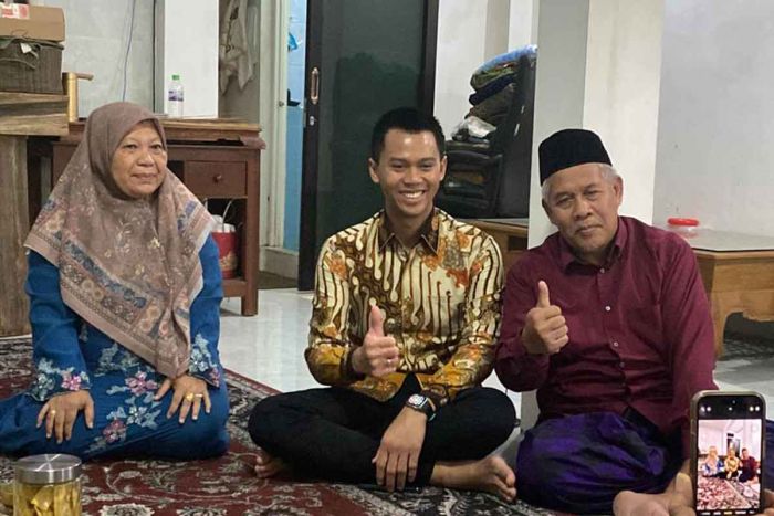 Minta Doa di Pilwali Batu 2024, Firhando Sowan ke KH Marzuki Mustamar Minta Doa di Pilwali Batu 2024, Firhando Sowan ke KH Marzuki Mustamar