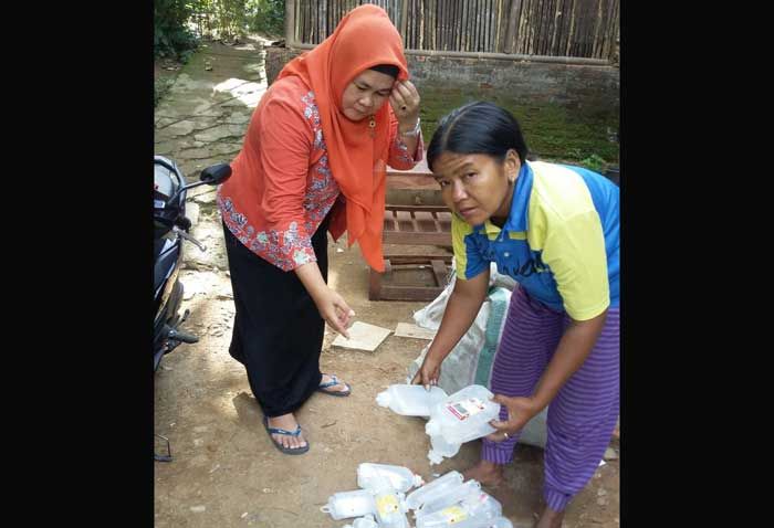 Terkuak, Ternyata Ambulans Milik Puskesmas Tegalombo yang Buang Limbah Medis Sembarangan Terkuak, Ternyata Ambulans Milik Puskesmas Tegalombo yang Buang Limbah Medis Sembarangan