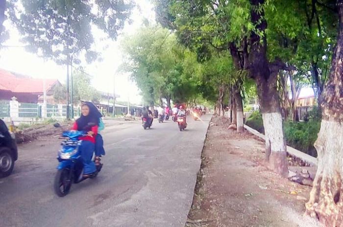 Diduga tak Sesuai Bestek, Proyek Pelebaran Jl Gununggangsir Pasuruan Disorot Diduga tak Sesuai Bestek, Proyek Pelebaran Jl Gununggangsir Pasuruan Disorot