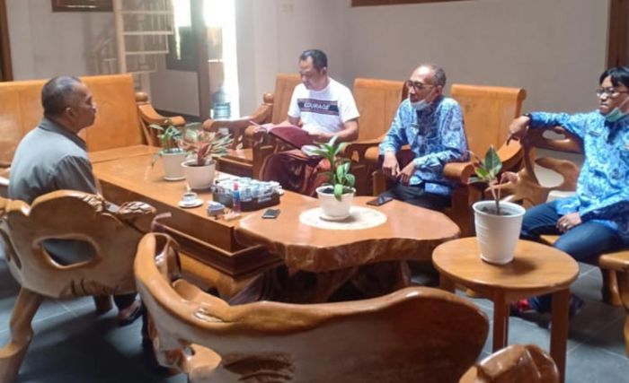 Ketua DPRD Lamongan Ajak Dinas SDA dan Warga Diskusi Atasi Banjir Ketua DPRD Lamongan Ajak Dinas SDA dan Warga Diskusi Atasi Banjir