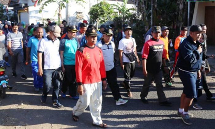 Plt Bupati Sanusi Hadiri Jalan Sehat Warga Turen Plt Bupati Sanusi Hadiri Jalan Sehat Warga Turen