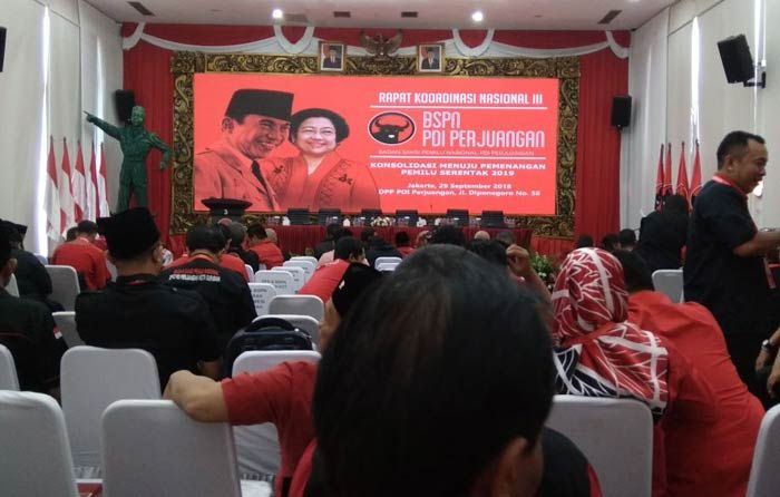 PDIP Gresik Utus Kadernya Ikut Pelatihan Saksi BSPN di DPP PDIP Gresik Utus Kadernya Ikut Pelatihan Saksi BSPN di DPP