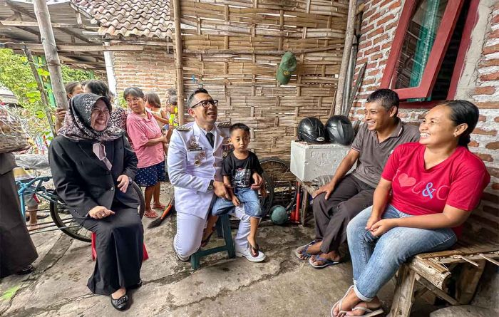 Sinergi Turunkan Stunting, Pj Wali Kota Mojokerto dan Jajaran Kompak Salurkan Bantuan di Hari Otoda Sinergi Turunkan Stunting, Pj Wali Kota Mojokerto dan Jajaran Kompak Salurkan Bantuan di Hari Otoda