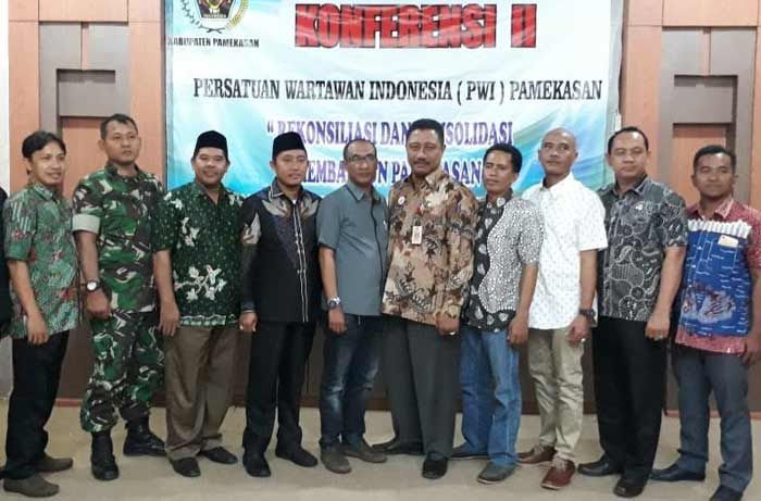 Aklamasi, Abd. Azis Terpilih Kembali Menjadi Ketua PWI Pamekasan Aklamasi, Abd. Azis Terpilih Kembali Menjadi Ketua PWI Pamekasan