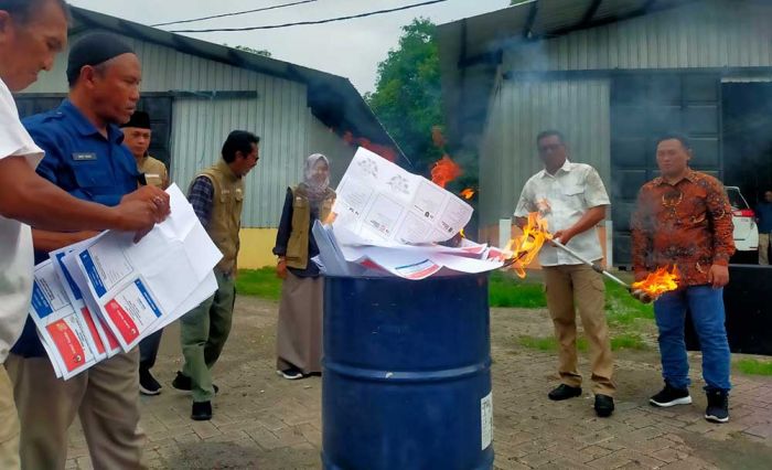 KPU Kabupaten Pasuruan Musnahkan Ribuan Surat Suara Pemilu Lebih KPU Kabupaten Pasuruan Musnahkan Ribuan Surat Suara Pemilu Lebih