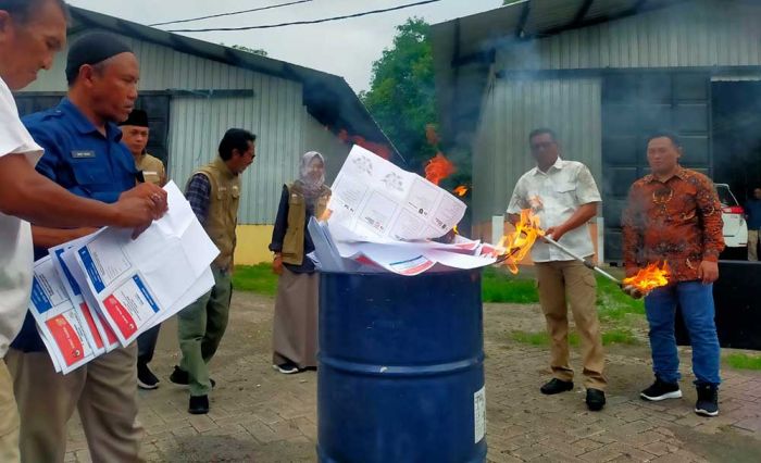 KPU Kabupaten Pasuruan Musnahkan Ribuan Surat Suara Pemilu Lebih