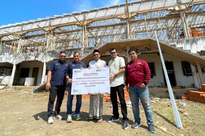SIG Salurkan Bantuan untuk Santri serta Komunitas Anak Muda di Situbondo dan Bondowoso