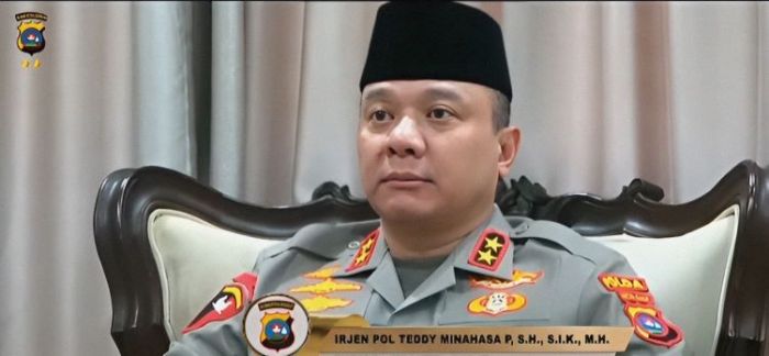 Kapolda Baru Jatim,  Irjen Teddy, Ayah Madura, Bukan Kelompok Sambo, Perang pada Judi