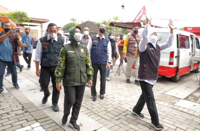 Gubernur Khofifah Ajak Pemudik Antisipasi Human Error Penyebab Kecelakaan Lalu Lintas Gubernur Khofifah Ajak Pemudik Antisipasi Human Error Penyebab Kecelakaan Lalu Lintas
