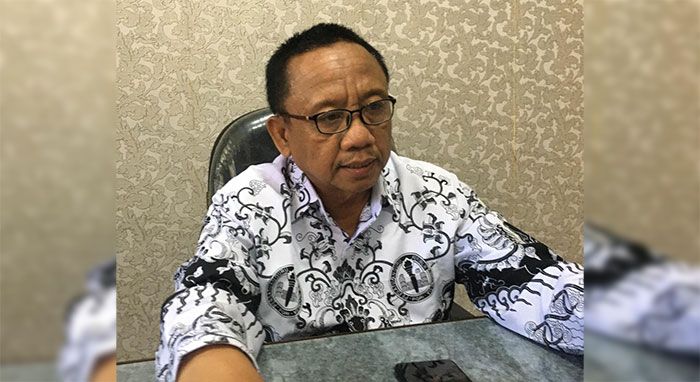 Ketua PGRI Jember Minta Bupati Hendy untuk Selesaikan PR-nya Ketua PGRI Jember Minta Bupati Hendy untuk Selesaikan PR-nya