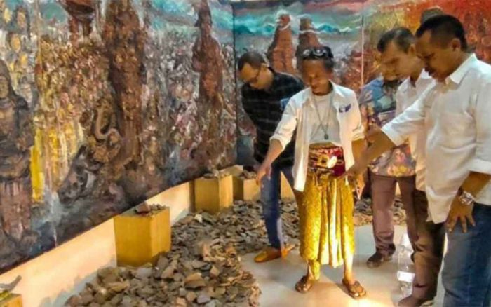 Rangkaian HPN 2024, PWI Jatim Gelar Pameran Lukisan Jansen Jasien Rangkaian HPN 2024, PWI Jatim Gelar Pameran Lukisan Jansen Jasien