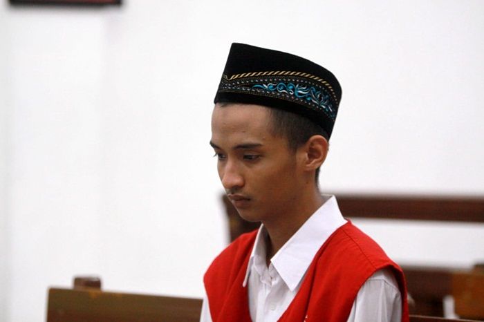 Pria yang Pukuli Pacarnya Hingga Babak Belur di Konter Hp Sedati Jalani Sidang Sendirian Pria yang Pukuli Pacarnya Hingga Babak Belur di Konter Hp Sedati Jalani Sidang Sendirian