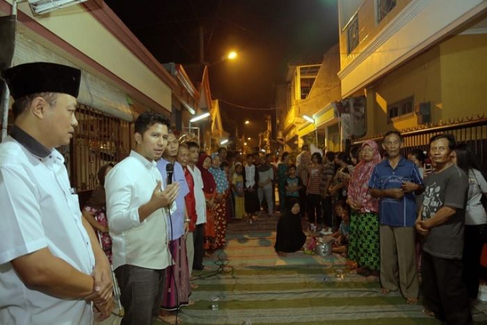 Kunjungi Wiyung, Khofifah-Emil Disebut Pemimpin yang Peduli Pendidikan dan Kesehatan Kunjungi Wiyung, Khofifah-Emil Disebut Pemimpin yang Peduli Pendidikan dan Kesehatan