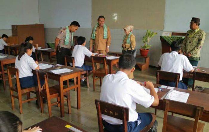 Wali Kota Anton Monitor UN, Baru 6 SMP dan 1 MTsN Selenggarakan UNBK Wali Kota Anton Monitor UN, Baru 6 SMP dan 1 MTsN Selenggarakan UNBK