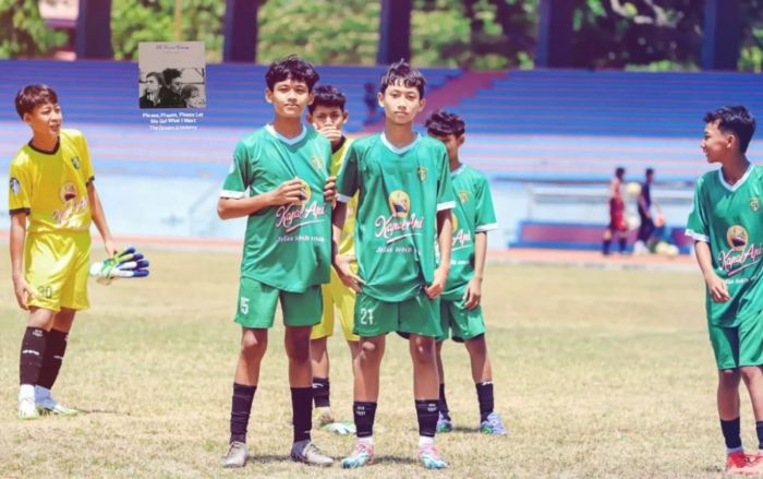 Agraprana dan Richy Nur Cholis, Dua Bocah Magetan yang Resmi Perkuat Persebaya U-13 Agraprana dan Richy Nur Cholis, Dua Bocah Magetan yang Resmi Perkuat Persebaya U-13