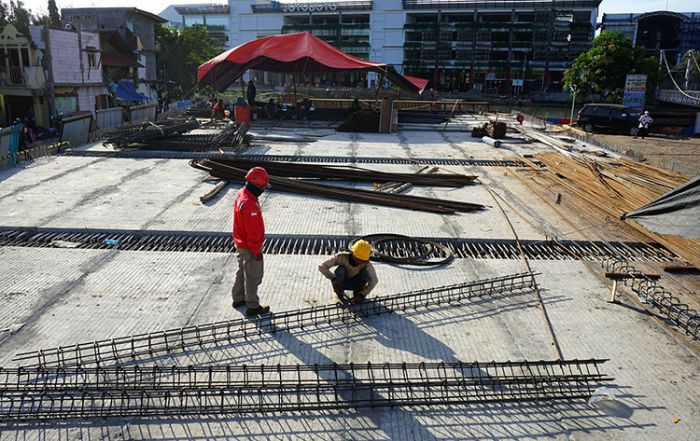 Siap Jadi Ikon Baru, Pembangunan Jembatan Joyoboyo Ditarget Rampung Akhir Tahun ini Siap Jadi Ikon Baru, Pembangunan Jembatan Joyoboyo Ditarget Rampung Akhir Tahun ini