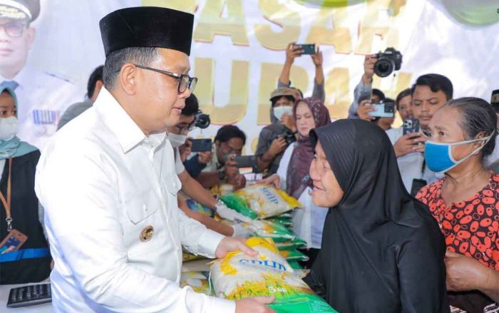 Safari Ramadan 2024, Pj Gubernur Jatim Bagikan Pelbagai Hal ini Safari Ramadan 2024, Pj Gubernur Jatim Bagikan Pelbagai Hal ini