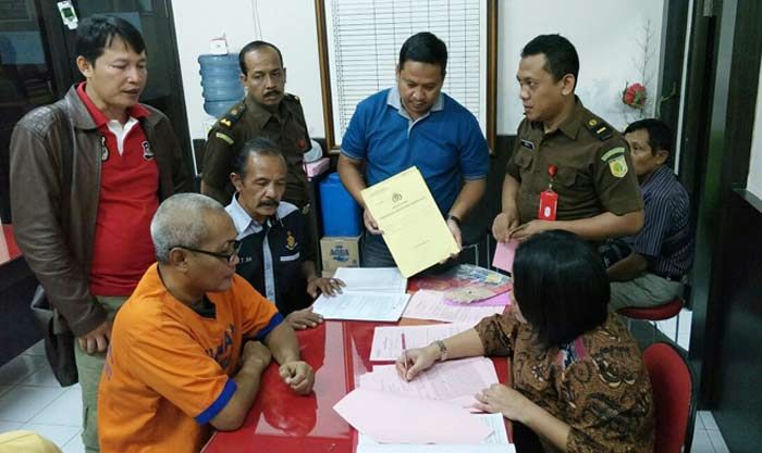 Pelimpahan Berkas Perkara 5,3 juta Pil PCC Terhambat Selembar Berkas Pelimpahan Berkas Perkara 5,3 juta Pil PCC Terhambat Selembar Berkas