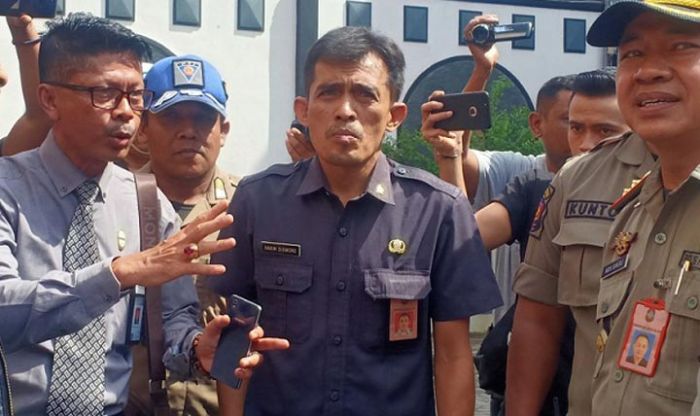 Segel Dua Karaoke di Kota Blitar Batal Dibuka, Ini Alasannya Segel Dua Karaoke di Kota Blitar Batal Dibuka, Ini Alasannya