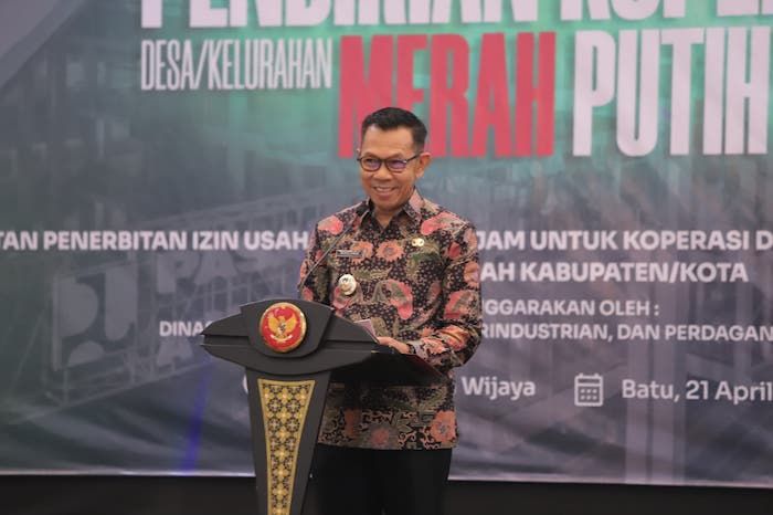 Buka Sosialisasi Pendirian Koperasi Merah Putih, Wali Kota Batu: Perkuat Ekonomi Desa Buka Sosialisasi Pendirian Koperasi Merah Putih, Wali Kota Batu: Perkuat Ekonomi Desa