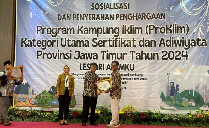 SMAN 2 Batu Raih Penghargaan Sekolah Adiwiyata Tingkat Provinsi SMAN 2 Batu Raih Penghargaan Sekolah Adiwiyata Tingkat Provinsi