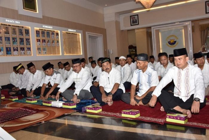 Pangkoarmada II Gelar Bukber di Kediaman Pangkoarmada II Gelar Bukber di Kediaman