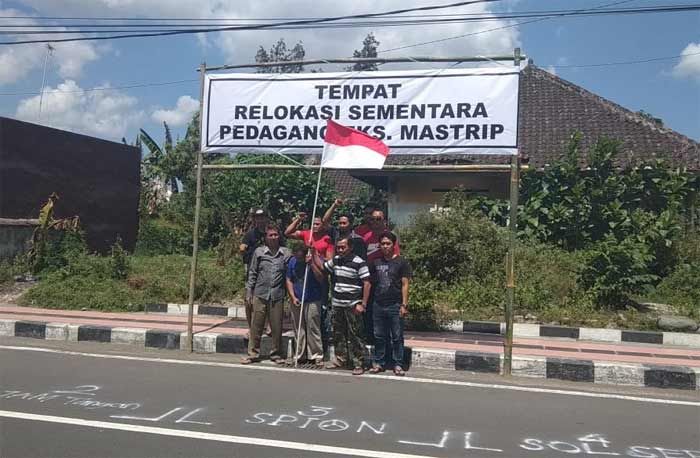 ​Tempat Relokasi Tak Jelas, Eks PKL Mastrip Blitar Kembali Bergejolak