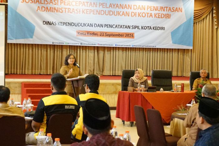 Di Sosialisasi KITA, Pj Wali Kota Kediri Dorong Kemudahan Warga dalam Administrasi Kependudukan Di Sosialisasi KITA, Pj Wali Kota Kediri Dorong Kemudahan Warga dalam Administrasi Kependudukan