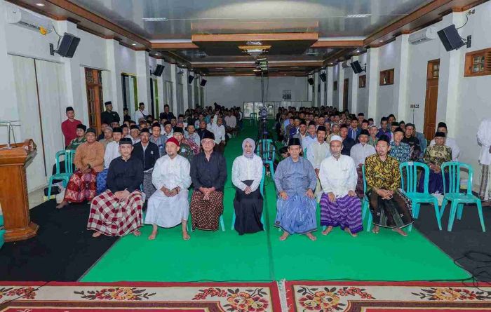 Di Ponpes Lirboyo, Santri, Kyai dan Nahdliyin Kota Kediri Titip Harapan pada Paslon Vinanda-Qowim Di Ponpes Lirboyo, Santri, Kyai dan Nahdliyin Kota Kediri Titip Harapan pada Paslon Vinanda-Qowim