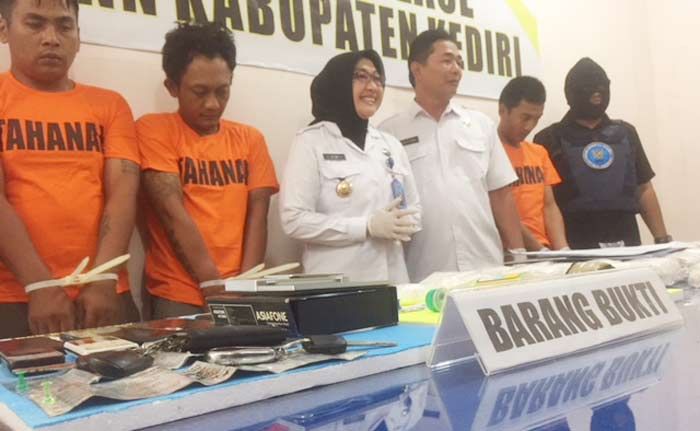 BNN Kediri Bekuk Pengedar Narkoba dalam Kemasan Vitamin B1