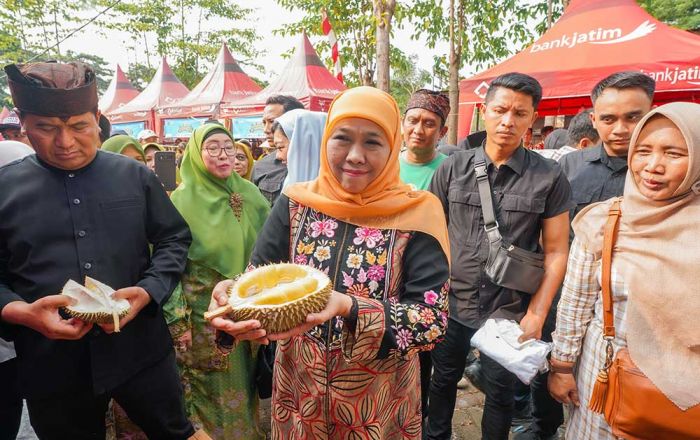 Nikmat dan Meriahnya Bazar Durian Khas Pasuruan, Jenis Kasmin Jadi Favorit Khofifah Nikmat dan Meriahnya Bazar Durian Khas Pasuruan, Jenis Kasmin Jadi Favorit Khofifah