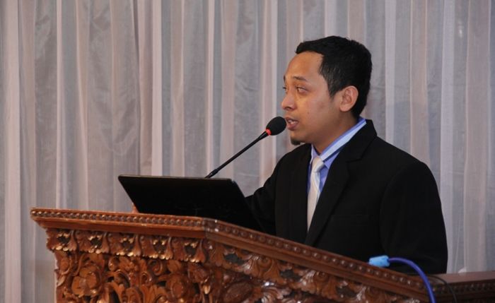 Pengasuh Pondok Raih Gelar Doktor Zakat Pengasuh Pondok Raih Gelar Doktor Zakat