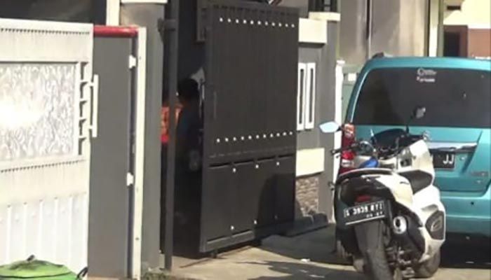 Bertamu Hingga Larut Malam, Oknum Polisi dari Mojokerto Digerebek Warga di Jombang Bertamu Hingga Larut Malam, Oknum Polisi dari Mojokerto Digerebek Warga di Jombang