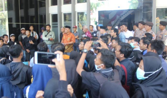 Imbas Demo, Rapat Kerja Komisi III Dilaksanakan di Dinas Imbas Demo, Rapat Kerja Komisi III Dilaksanakan di Dinas