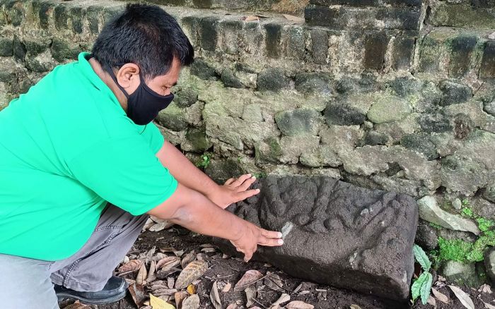 Warga Klanderan Kediri Temukan Benda Diduga Cagar Budaya Saat Bersih-bersih Sungai