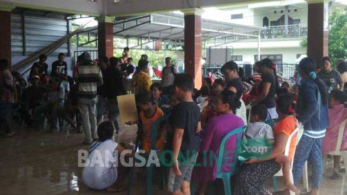 Korban Bau Busuk JOB PPEJ Bertambah, Kini 11 Orang Dilarikan ke Rumah Sakit Korban Bau Busuk JOB PPEJ Bertambah, Kini 11 Orang Dilarikan ke Rumah Sakit