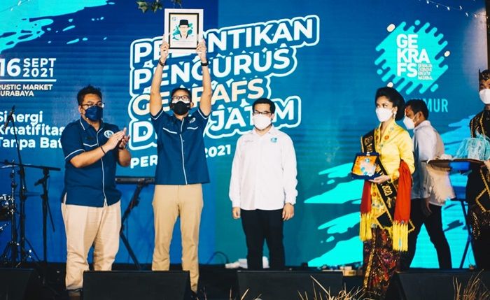 Miliki Potensi Cukup Besar, Menparekraf Sandi Uno Ajak Kembangkan Ekraf di Jatim dengan 3G Miliki Potensi Cukup Besar, Menparekraf Sandi Uno Ajak Kembangkan Ekraf di Jatim dengan 3G