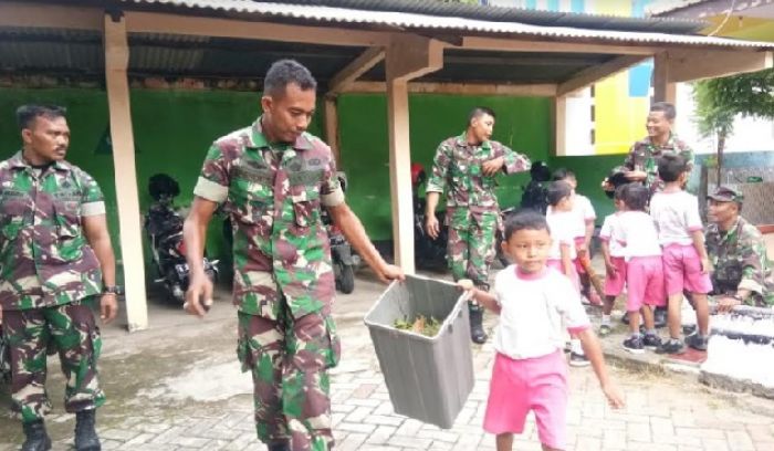 Koramil 0812/01 Kota Ajarkan Kebersihan di TK Negeri Pembina Koramil 0812/01 Kota Ajarkan Kebersihan di TK Negeri Pembina