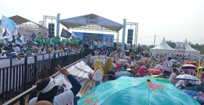 Lautan Manusia Padati Kampanye Akbar Paslon 02 Khofifah-Emil dan Gus Barra-Rizal di Mojokerto Lautan Manusia Padati Kampanye Akbar Paslon 02 Khofifah-Emil dan Gus Barra-Rizal di Mojokerto
