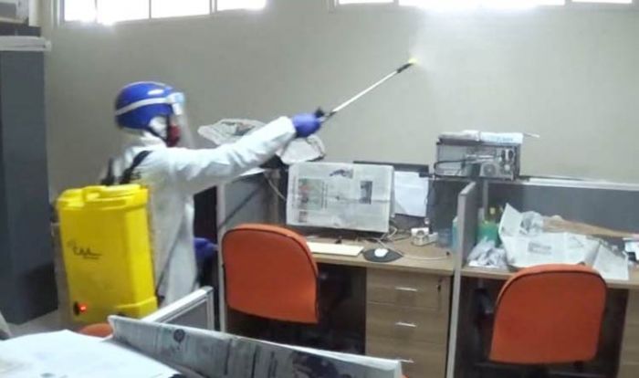 Cegah Penularan Covid-19, Balai Kota Batu Disemprot Disinfektan Cegah Penularan Covid-19, Balai Kota Batu Disemprot Disinfektan