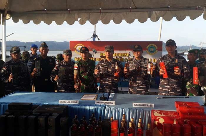 Guspurla Koarmada II Gagalkan Penyelundupan Belasan Ribu Miras Ilegal Guspurla Koarmada II Gagalkan Penyelundupan Belasan Ribu Miras Ilegal