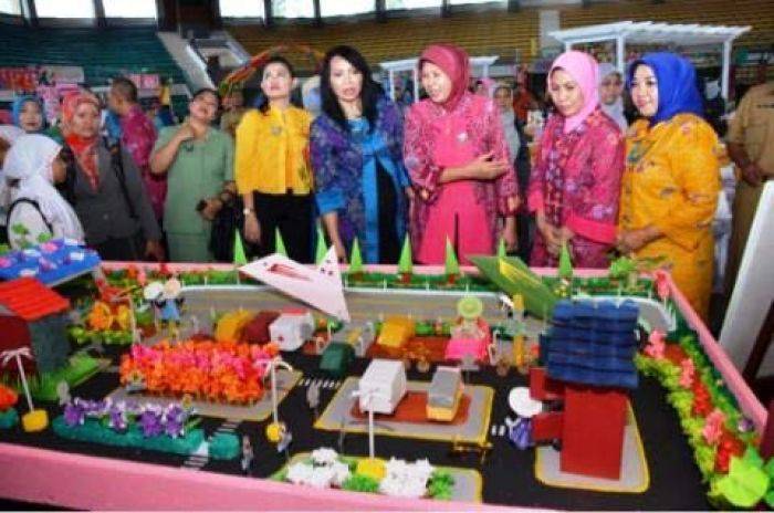Cerdaskan Anak-anak, Ibu-ibu PKK Jember Gelar Pameran Origami Cerdaskan Anak-anak, Ibu-ibu PKK Jember Gelar Pameran Origami