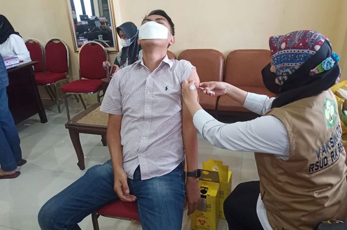 Antisipasi Covid-19, Ketua DPRD Kabupaten Mojokerto Dukung Percepatan Vaksinasi Booster Antisipasi Covid-19, Ketua DPRD Kabupaten Mojokerto Dukung Percepatan Vaksinasi Booster