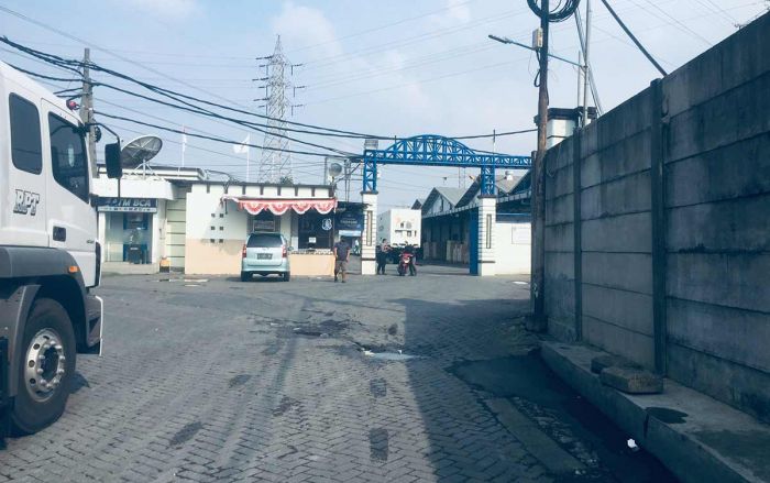 Cekcok soal Asmara, Suami di Surabaya Tusuk Istri di Tempat Kerja Cekcok soal Asmara, Suami di Surabaya Tusuk Istri di Tempat Kerja