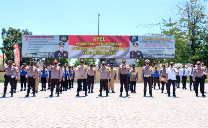 Kapolresta Sidoarjo Apresiasi Peran Masyarakat Jadikan Zona Hijau Penyebaran Covid-19 Kapolresta Sidoarjo Apresiasi Peran Masyarakat Jadikan Zona Hijau Penyebaran Covid-19